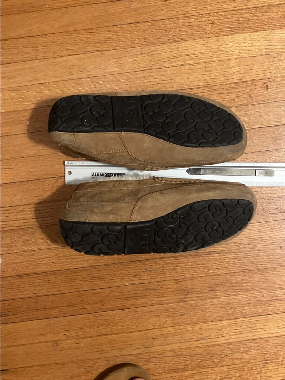 Ugg Ascot Slipper - Picture 3 of 5